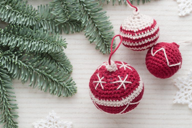 🎄 Les plus beaux modèles tricotés pour Noël : des créations uniques pour bébé